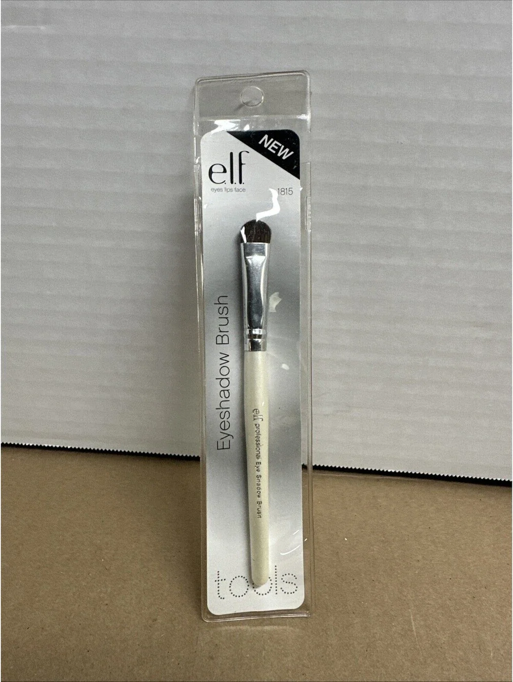 e.l.f. Eyeshadow Brush, Vegan Makeup Tool, For Precision Application and